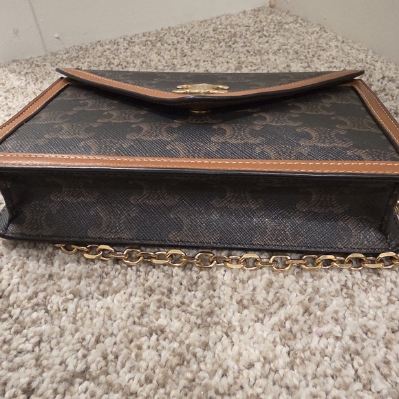 Celine Margo chain wallet in Triomphe canvas and calfskin leather. - Picture 3 of 6